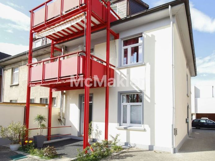 Werden Sie Vermieter ! Sehr gepflegtes Dreifamilienhaus in urbaner City Lage von Celle ... – Foto 1