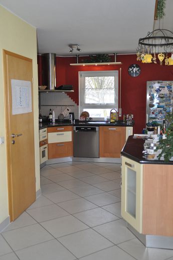 Kindenheim'de geniş, ışık dolu dubleks daire – Foto 7