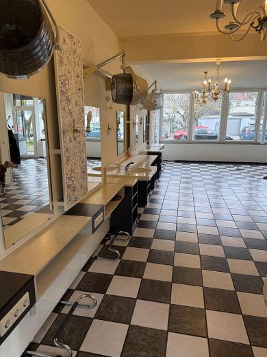 Ladenlokal in Karlsruhe Mühlburg (nähe Entenfang) zu vermieten – Blick zum Eingang
