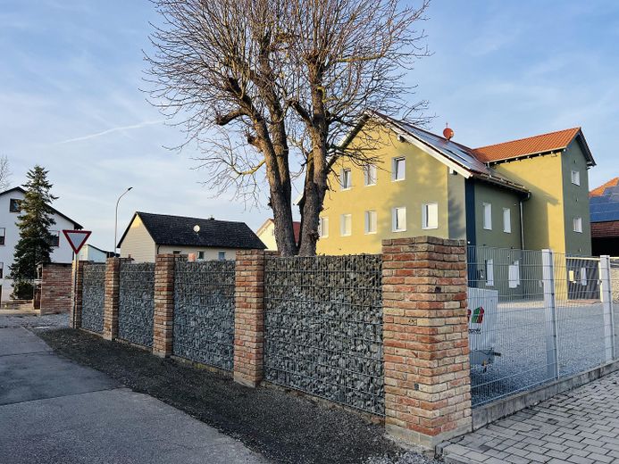 Straubing yakınlarında 11 konut birimli apartman – tamamen kiralanmış ve komisyonsuz – Außenansicht