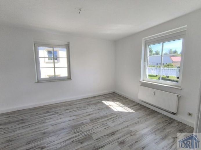 Komplett neu sanierte, helle Wohnung wartet auf Sie! – Foto 1