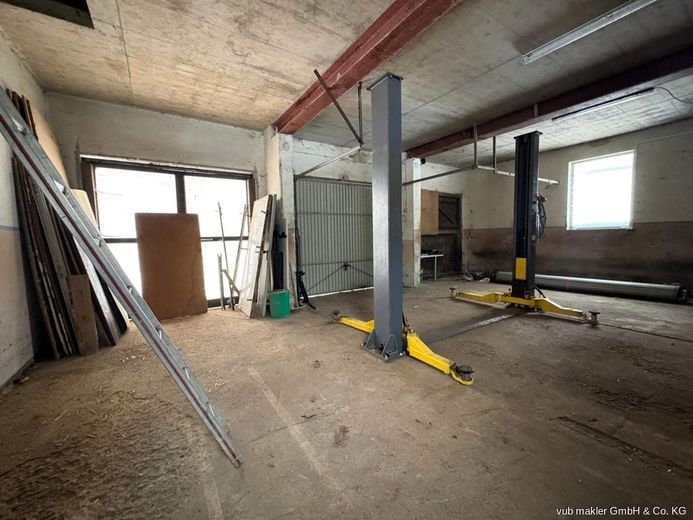 RESERVIERT Vielseitiges Wohn- und Geschäftshaus mit Einliegerwohnung auf großzügigem Grundstück in Pullenreuth – VUB0002334-19