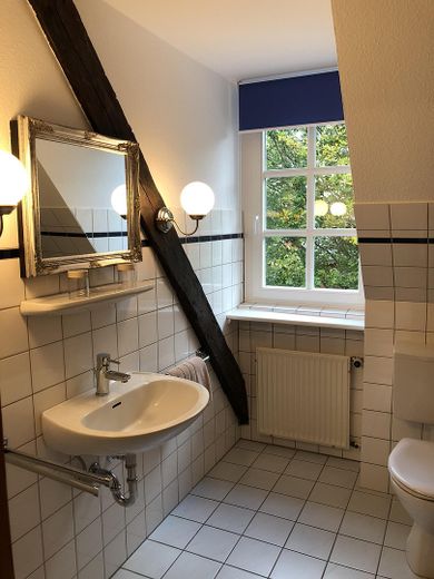 Eins der anderen Badezimmer