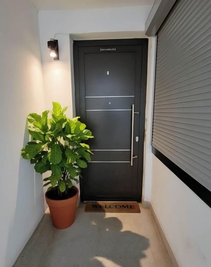Trennung von Traumwohnung – Wohnungseingang