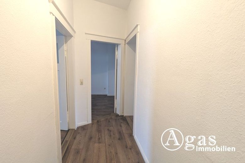 Helle 2-Zimmer-Wohnung mit Balkon in Eberswalde – Flur