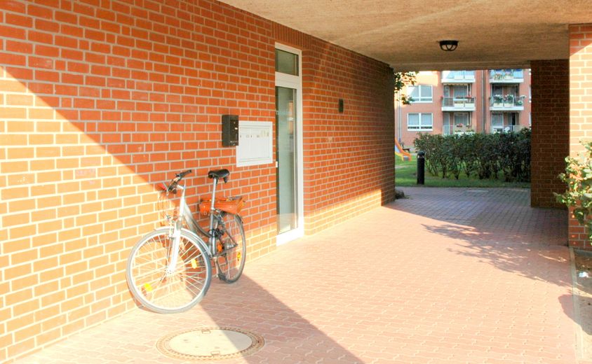 Modernisiertes Haus in einer Wohnanlage inkl. Praxisräume. Sehr gut für Investoren geeignet. – Sehr hohe Schalldämmwerte