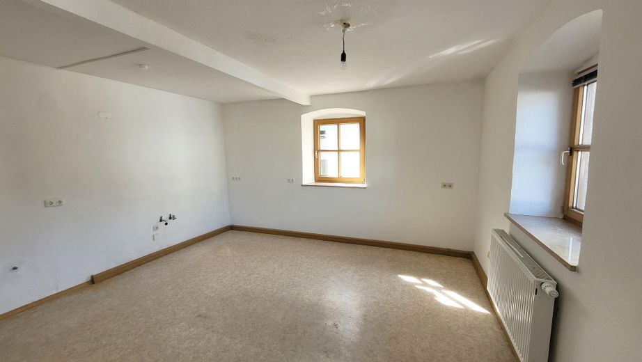 Landhaus, vielseitig nutzbar, 380 qm Wohn- und Nutzfläche,  für große Familien oder Gruppen – Küche EG