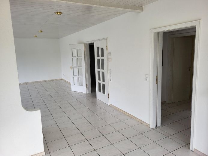 Belle maison dans un cadre verdoyant, district de Neckar-Odenwald, Ravenstein ; à 3 km de l’autoroute, à 2 km du terrain de golf – Photo 11