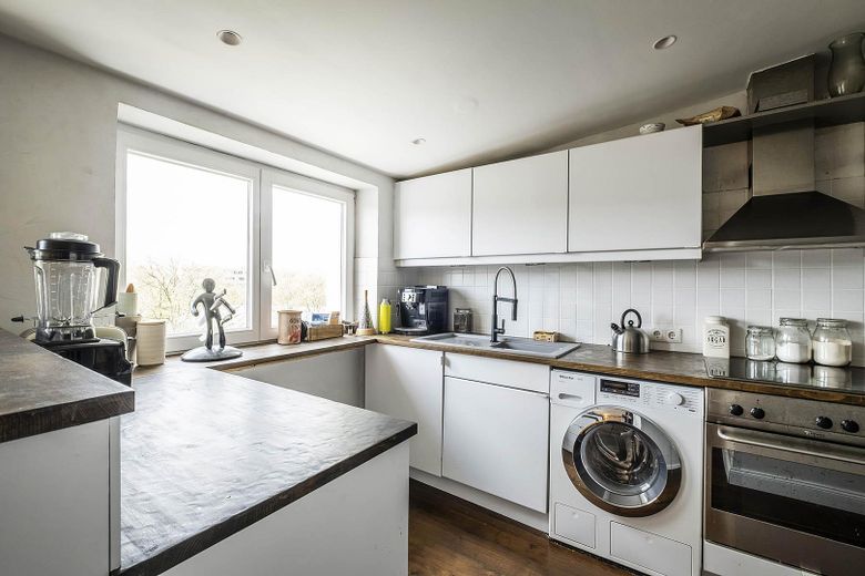 Appartamento loft unico con potenziale terrazza sul tetto a Ottensen – Foto 4
