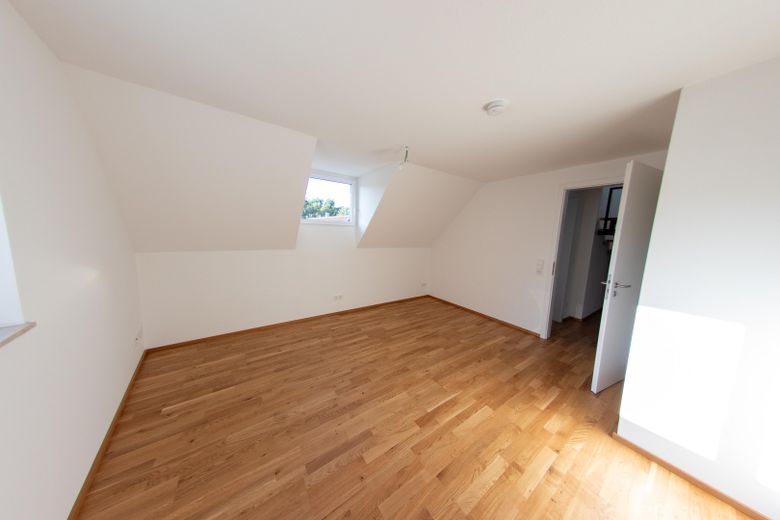 Moderne Neubau-Maisonettewohnung mit hochwertiger Ausstattung, Balkon und EBK – Arbeitszimmer