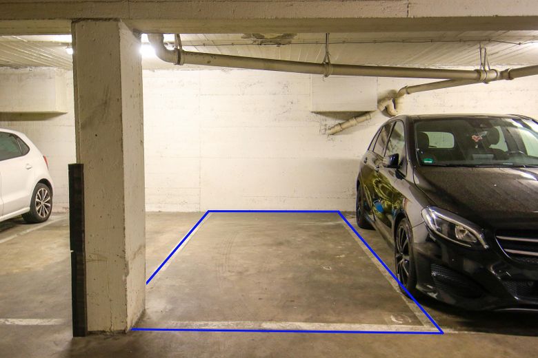 Urbaner Wohntraum mit Tiefgarage: 2-Zimmer kernsaniert – ideal für Paare, Single oder Investment – Tiefgaragen Stellplatz Nr. 8