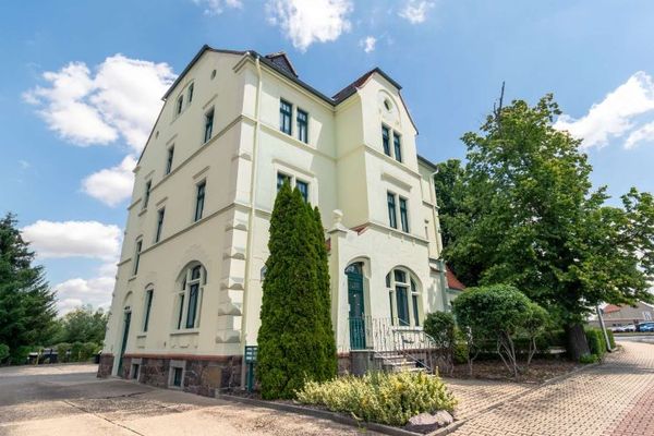 INVOLUCRO STORICO, PROSPETTIVA MODERNA | Pregiato edificio residenziale e commerciale per il vostro portafoglio