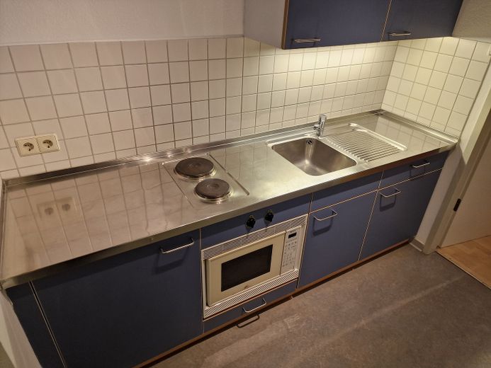 Möblierte 1 Zimmer Wohnung mit PKW-Stellplatz! Nur für Studenten/innen oder Angestellte der Uni HD! – Küche
