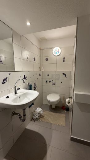 Resthof mit Nebengebäude und bebauugsfähigem Grundstück – Kinder-WC