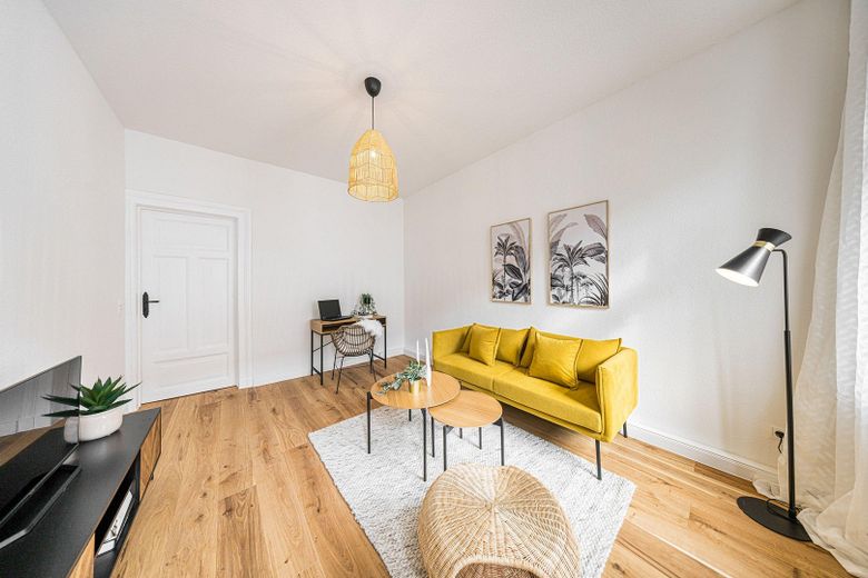 *Erstbezug nach Modernisierung: 2-R Altbau-Wohnung im Leipziger Norden | WG geeignet* – Wohnzimmer