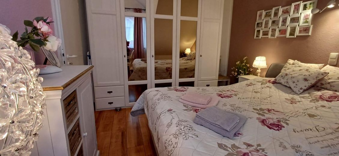 großer Kleiderschrank