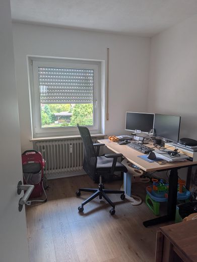 Renovierte 4-Zimmer-Wohnung in Roth - perfekt für die Familie --PROVISONSFREI-- – Büro