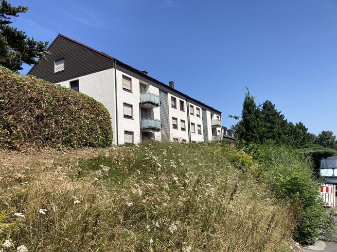 3,5 Zimmer Wohlfühlwohnung in Dortmund am Volksgarten – seitliche Vorderansicht