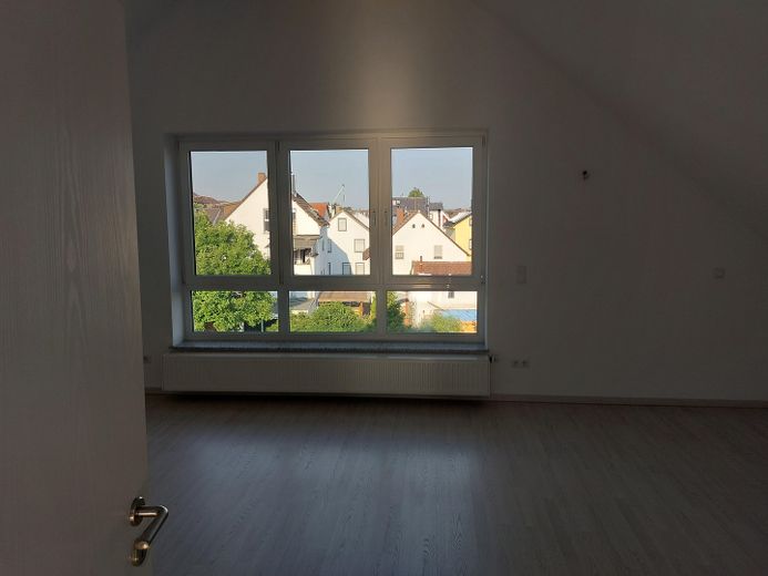 Langen - Moderne Maisonette im Herzen der Altstadt – Schlafraum DG Westseite