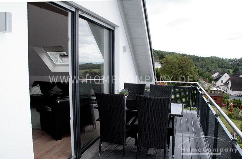 Helle Dachgeschoss- Wohnung „Panoramablick“ in einem modernen und komfortablen Mehrfamilienhaus in Nickenich bei Andernach! – d16e4c6e4678edd3c257335a792953a5b17bab86.jpg