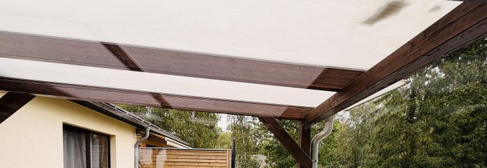 Traumhafte Wohnung in EFH mit Kamin, Garten, Pool, Wintergarten