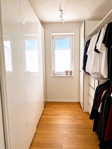 Esclusiva casa unifamiliare KFW 40+ con appartamento indipendente e ampio giardino – Ankleide