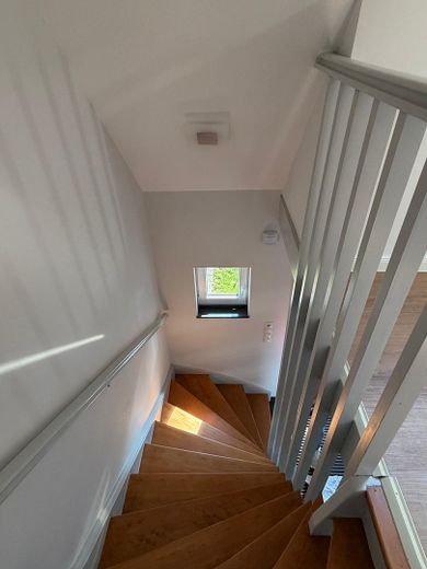 Erstbezug nach Kernsanierung – Reihenendhaus mit großem Garten und Garage in Bremen-Alt-Osterholz – Treppe DG