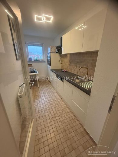 Appartement entièrement meublé de 2 pièces avec grande loggia & place de parking en sous-sol à Schwabing – d7857a9ef1df4cd41984b753683350b79e808979.jpg