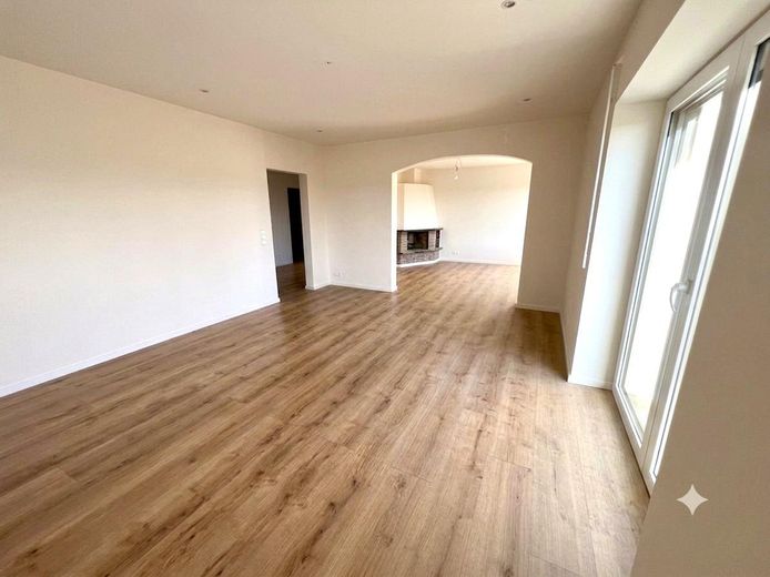 Erstbezug Möhringen: Stilvolle 3,5-Zi.-Etagenwohnung mit Kamin, Balkon & Garten – Wohn- und Essbereich 2