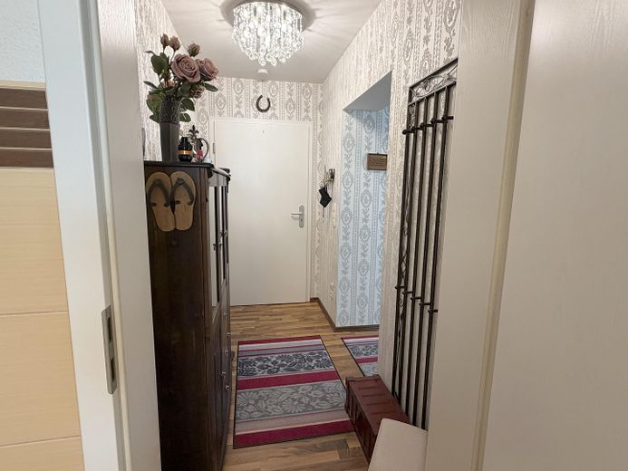 100m² Wohnung mit Fußbodenheizung, Klimaanlage, Balkon, 2 PKW Stellplätze – Foto 13