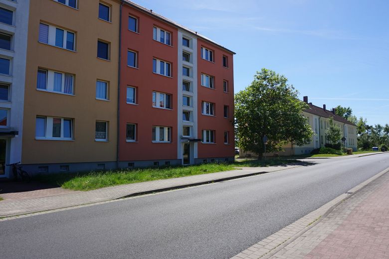 TOP Kapitalanlage mit 8,2% Mietrendite – Außenansicht Straßenseite