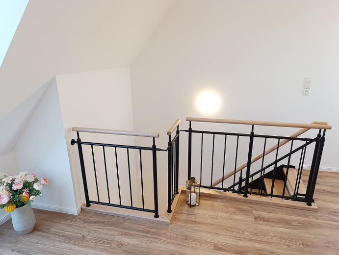 Dachgeschoß-Maisonette-Wohnung 44 qm am Tilsiter Platz in Kiel-Ellerbek – Aufgang zur Schlafebene