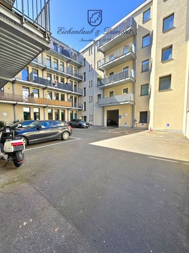 PKW-Stellplatz am Beethovenplatz, perfekte City-Lage – Innenhof