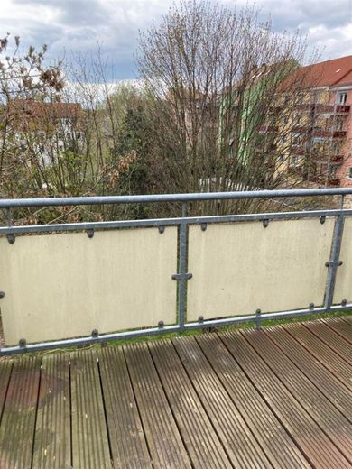 Großzügige DG 4-Zimmer mit Laminat, Wannenbad und Balkon in ruhiger Lage! – PHOTO-2023-04-27-10-12-25_8