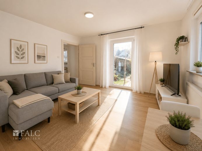 Großes Einfamilienhaus mit 634 m² Grundstück, Garage und viel Potenzial – Wohnzimmer