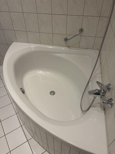 LEIPZIG STÖTTERITZ HELLE 2 Zimmer Wohnung von Privat, SOFORT BEZIEHBAR – Badewanne