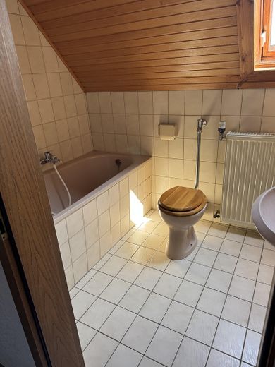 Bad mit Fenster im EG