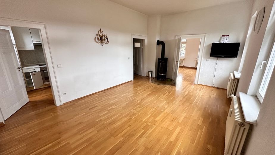 Schmiedefeld - 3-Raum-Whg in Landhausvilla - Wo andere Urlaub machen – Wohn-Esszimmer mit Kaminofen