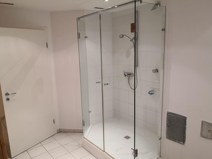 Kronberg’in en iyi konumu, sakin + aydınlık, 6 oda, 3 teras, ankastre mutfak, klima, sauna, FIS otobüs durağı – Saunabad