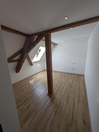 Traumhafte Altbau-Wohnung in ISNY/Allgäu - Stadtwohnung , ruhig – ein SZ im OG mit el. Dachfenst