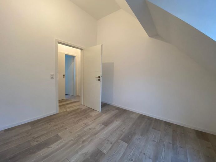 # 2,5-Zimmer # EBK # Tageslichtbad # neu saniert # zentrumsnah #Nordstadt – Foto 8