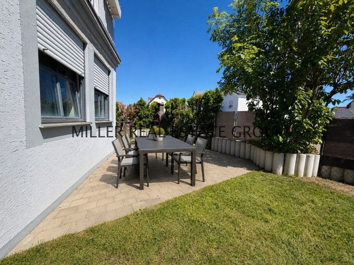 Exklusive Gartenwohnung in Ingolstadt mit Hauscharakter, großer Terrasse, Garage, zwei Stellplätzen &amp; zusätzlichem Apartment-Bereich im Untergeschoss! – Außenansicht