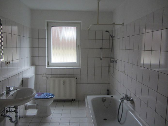 Badezimmer - www.immobilien-he