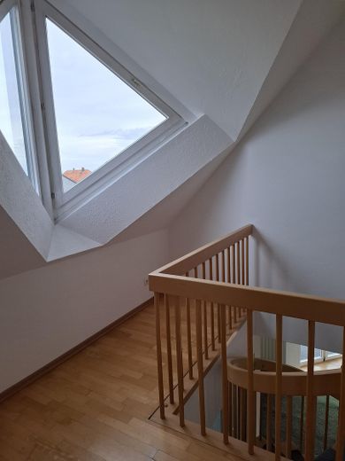 Platz für kl . Schreibtisch