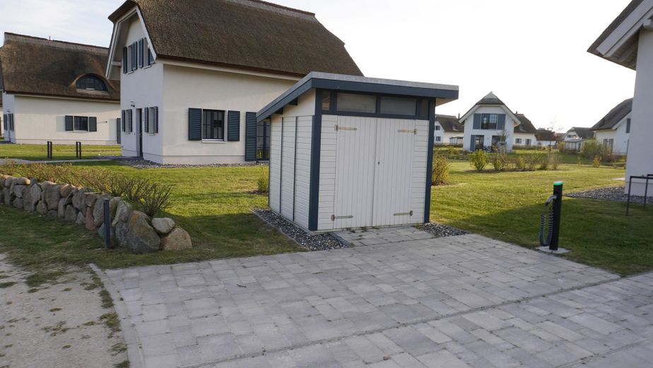 dazu gehörendes Gartenhaus