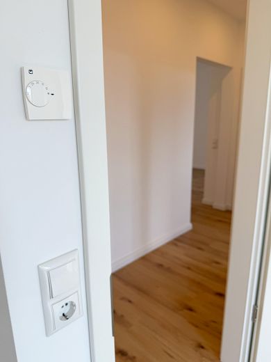 LUSSO vicino all’Elba: esclusivo appartamento di 2 locali con balcone e riscaldamento a pavimento *standard di nuova costruzione* – Fußbodenheizung