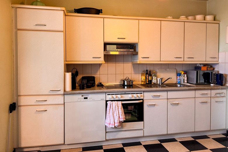 Kapitalanlage mit historischem Charme: 2 Zimmer Maisonett mit Tiefgarage und Balkon in Vegesack – Küche