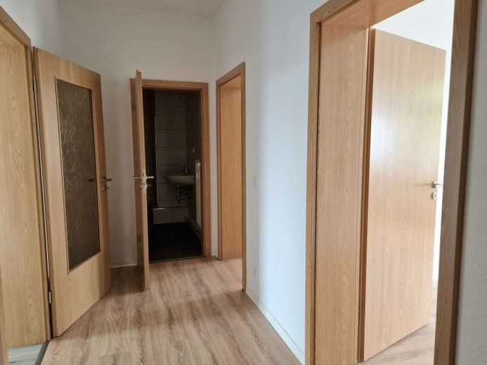 Przytulne mieszkanie 3-pokojowe z balkonem w atrakcyjnej lokalizacji – Zdjęcie 1