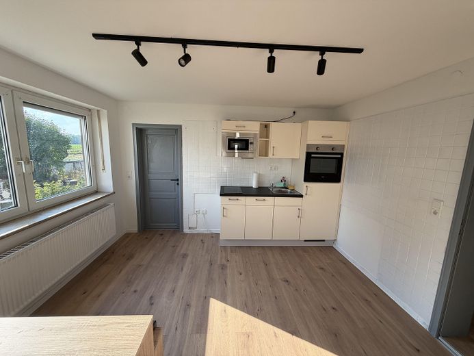 Appartamento ristrutturato e arredato di 3 locali a Ingolstadt-Hagau - 75 m2 – Foto 4