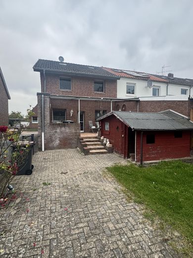 Garten mit Schuppen